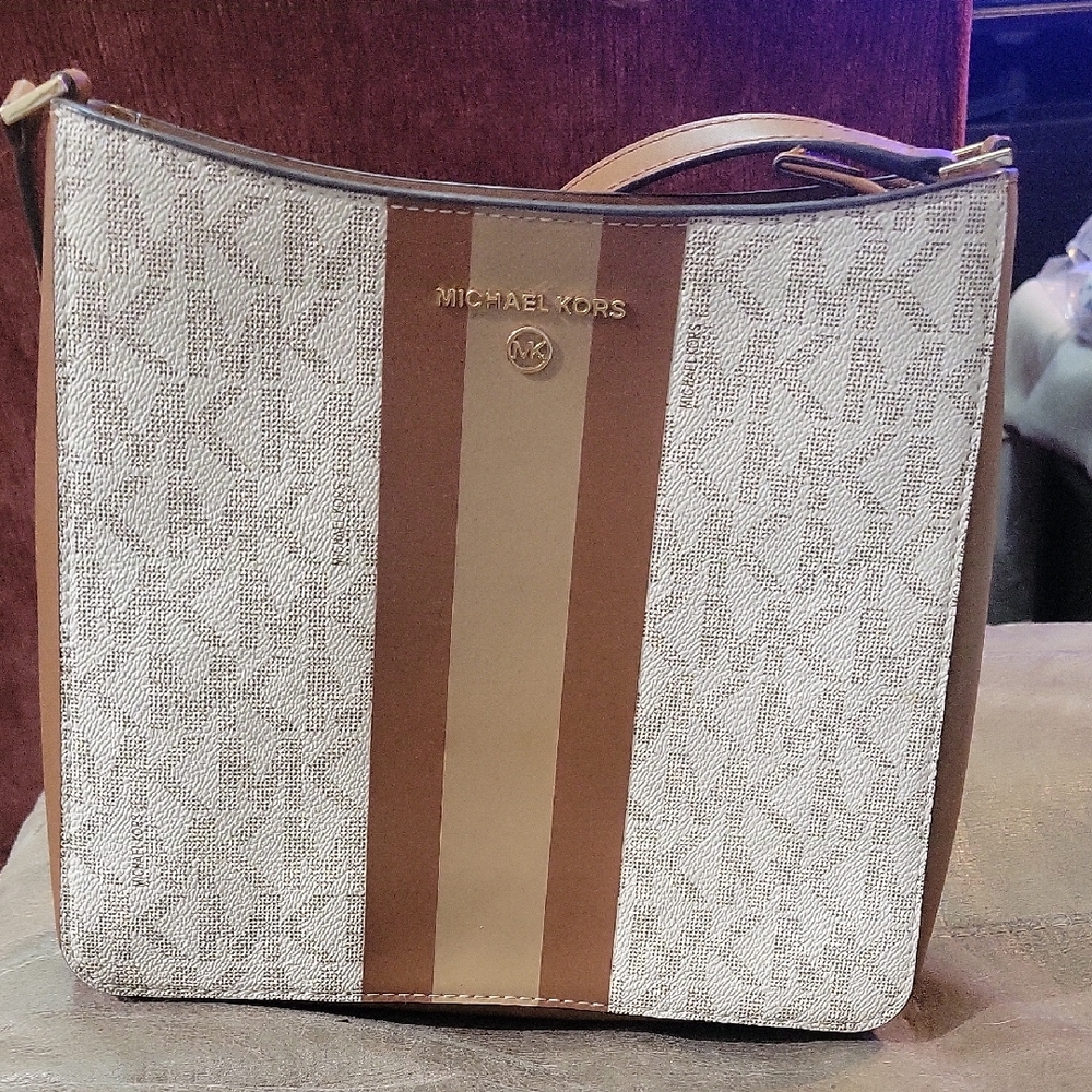Michael Kors Jet Set Travel Monogram Messenger Bag